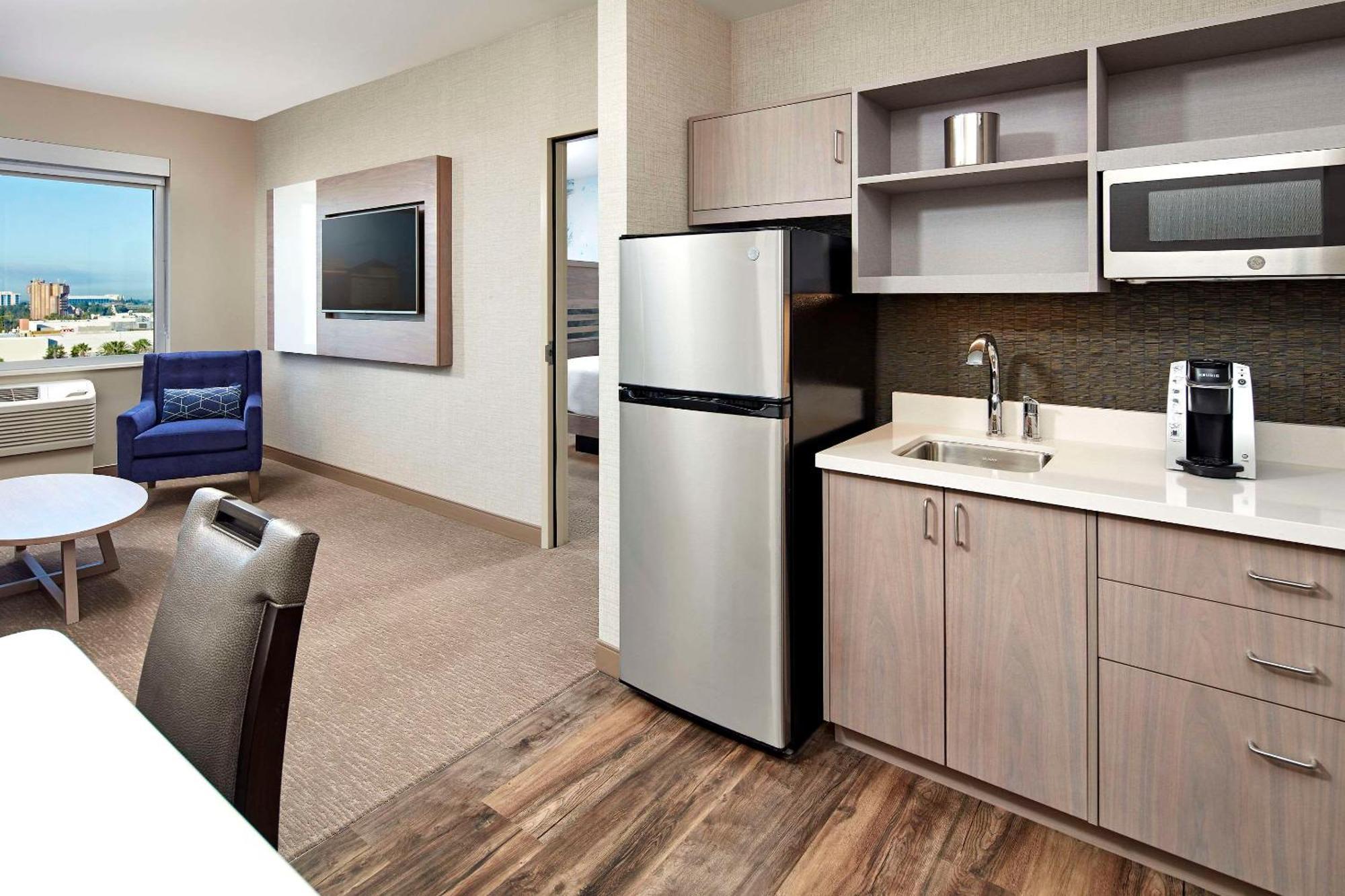 Cambria Hotel & Suites Anaheim Resort Area Экстерьер фото