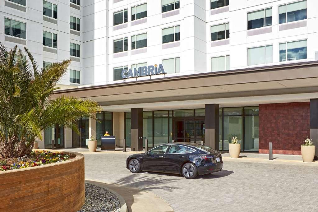 Cambria Hotel & Suites Anaheim Resort Area Экстерьер фото